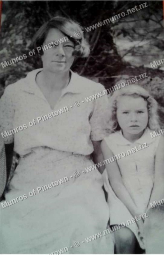 Gladys Munro (nee Knowles) with Barbara Munro